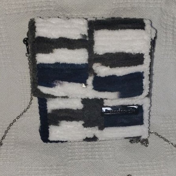 Handmade Multi color Small Purse - Picture 1 of 2